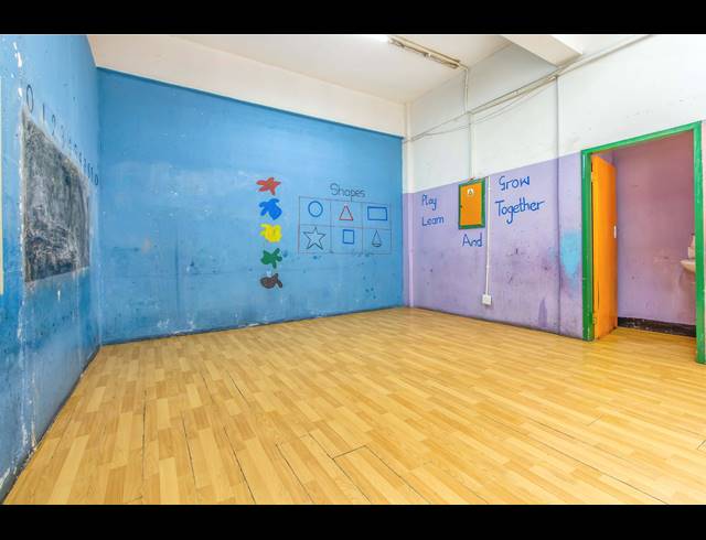 768M² BUILDING TO LET IN FONTAINEBLEAU